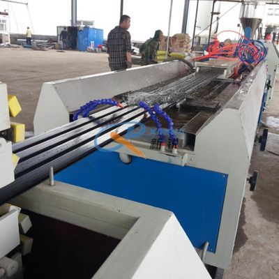 CE 380V Mesin Profil Plastik WPC Decking Tahan Air
